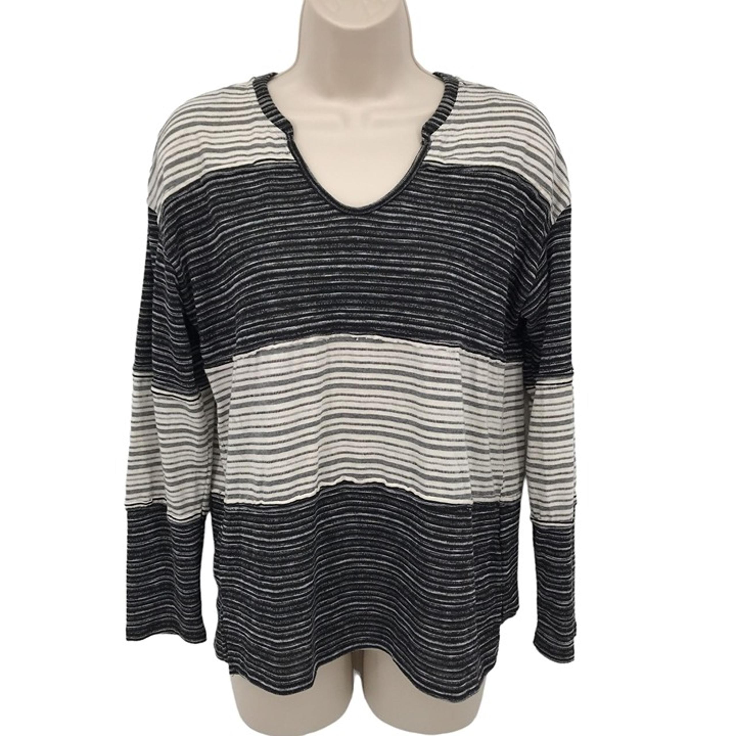 Vince Camuto Womens Black White Striped V Neck Long Sleeve Knit Top Sz Petite M