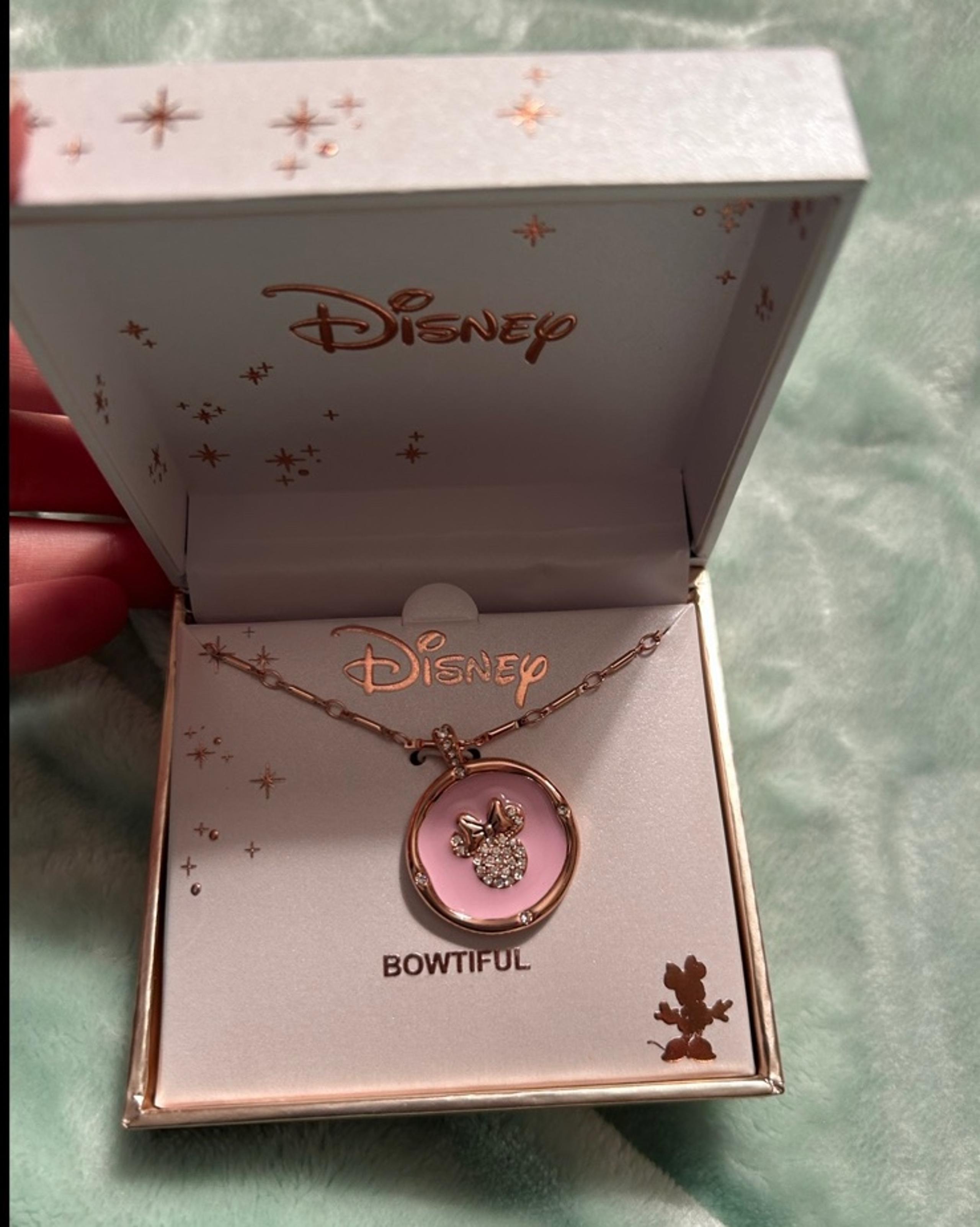 Disney Minnie Mouse bowtiful necklace