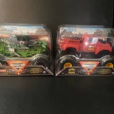 MONSTER JAM 2022 TRUE METAL 1/24 GRAVE DIGGERS CURRENT AND CLASSIC HARD TO FIND