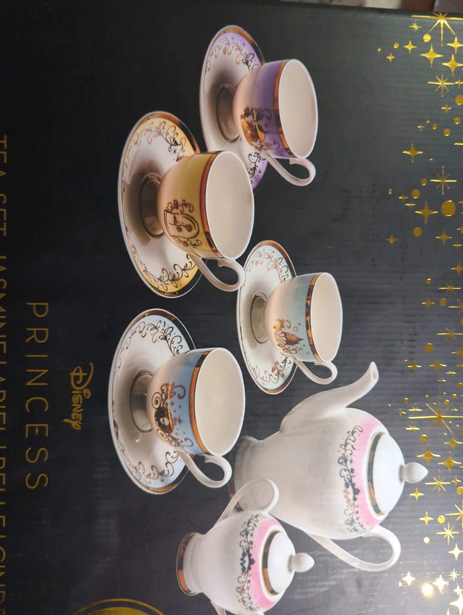 Disney Princess tea set (jasmine/Ariel/bella/Cinderella)