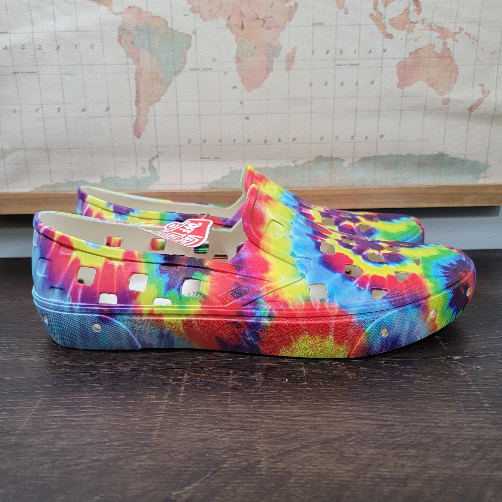 BRAND NEW Vans Trek Slip On Tie Dye Shoe Men's Size 12.0