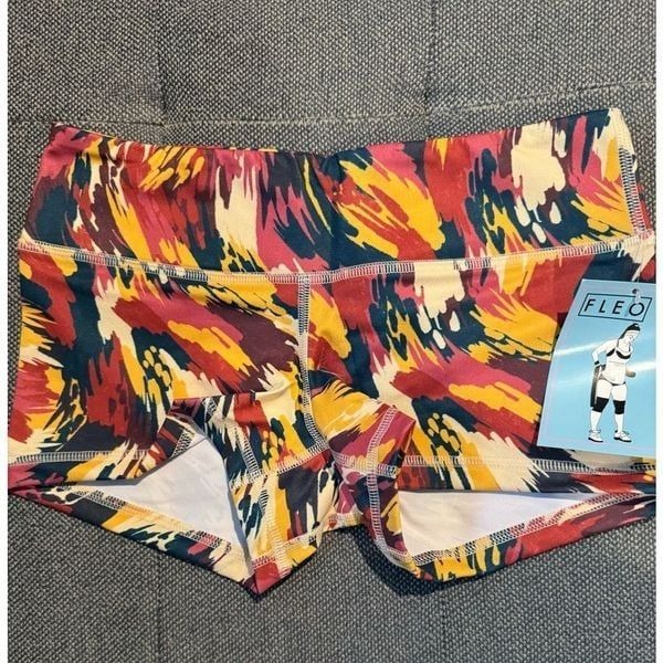 Fleo low rise OG size small new with tags