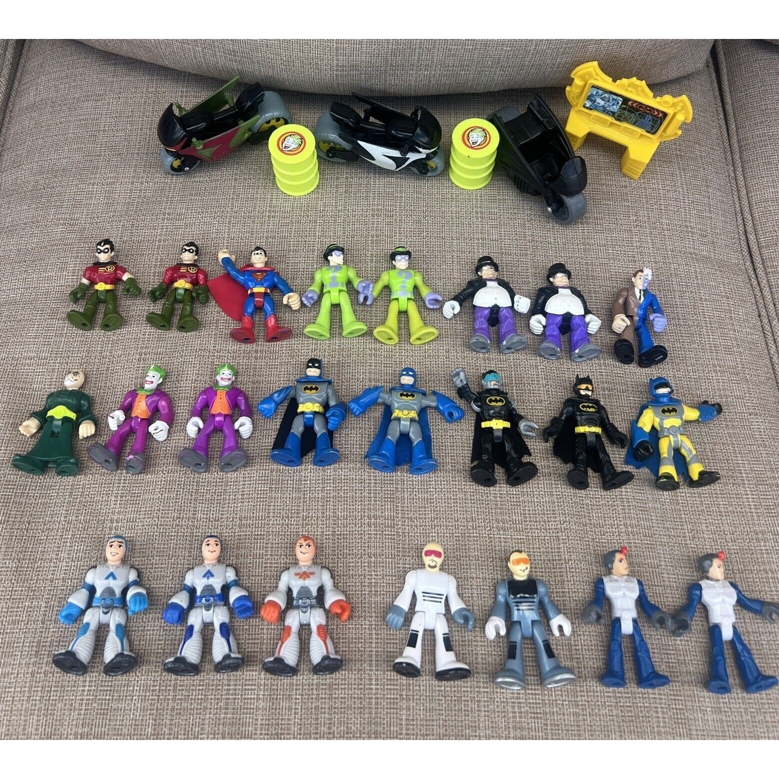 Lot Of 32 Imaginext Figures Motorcycles DC Batman Robin Freeze Joker Riddler