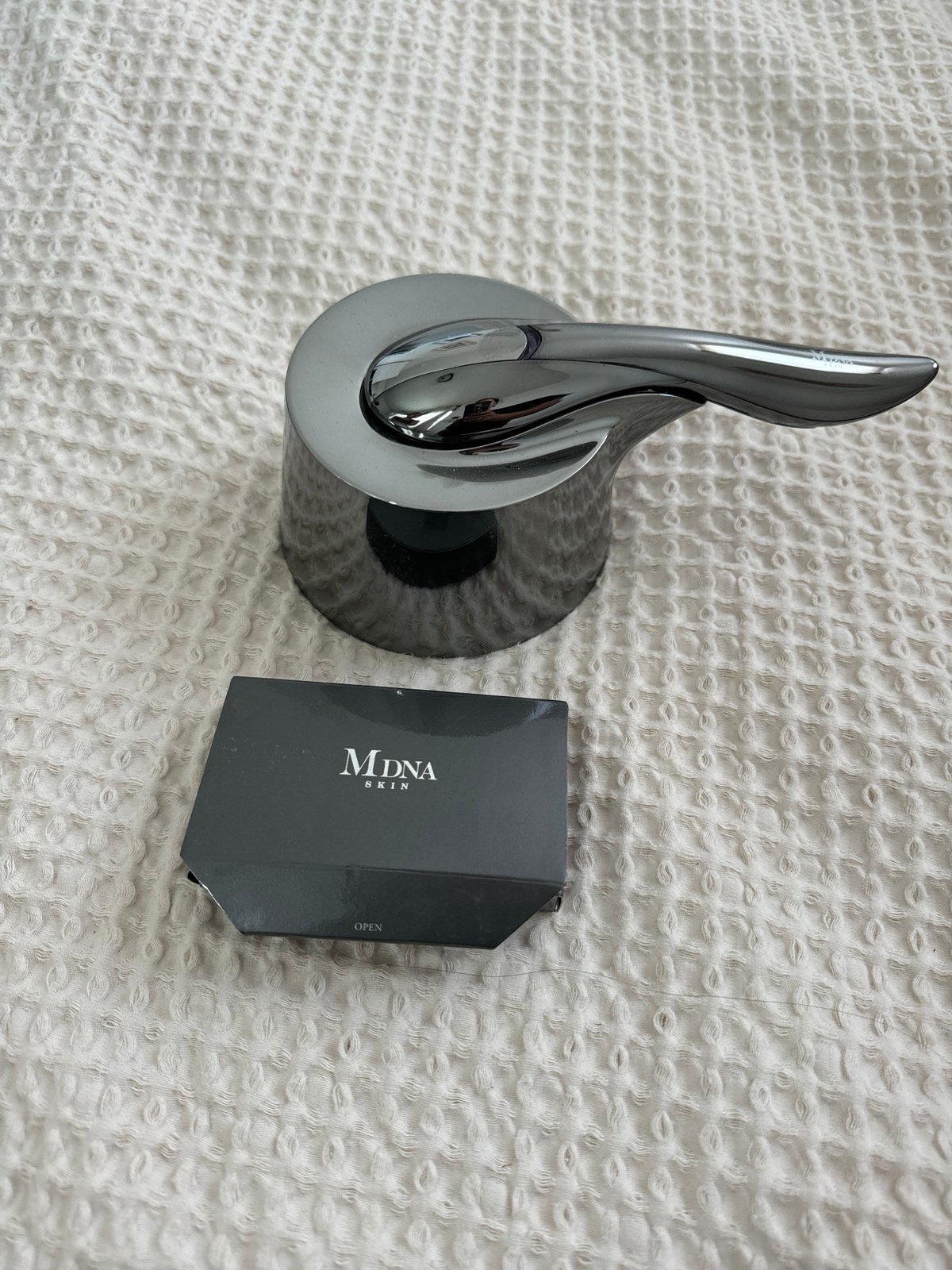 MDNA Skin Rejuvenator Set