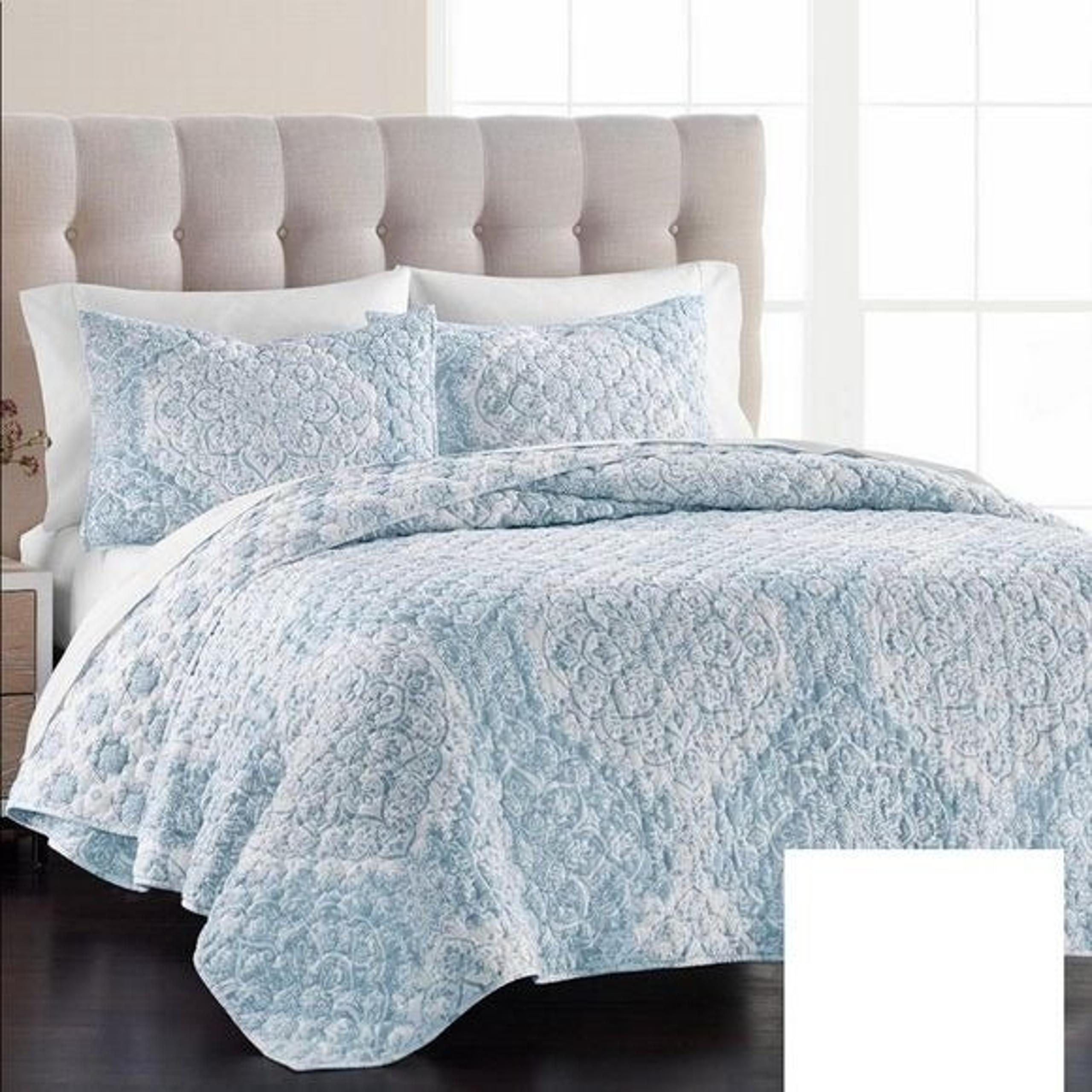 Martha Stewart Collection MedallionMatelasse Twin/Twin XL Quilt