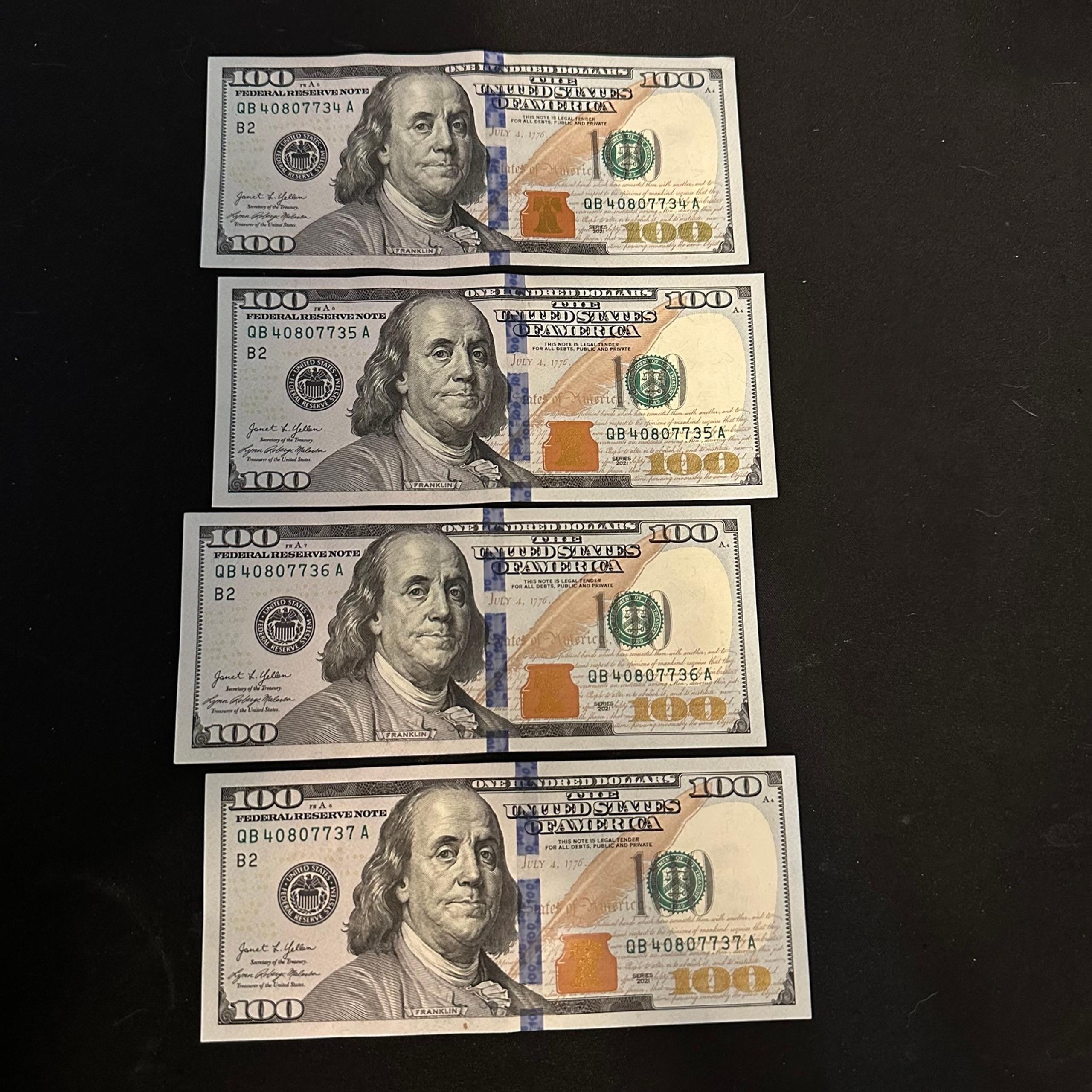 100 Dollar Bills in Sequence (4)
