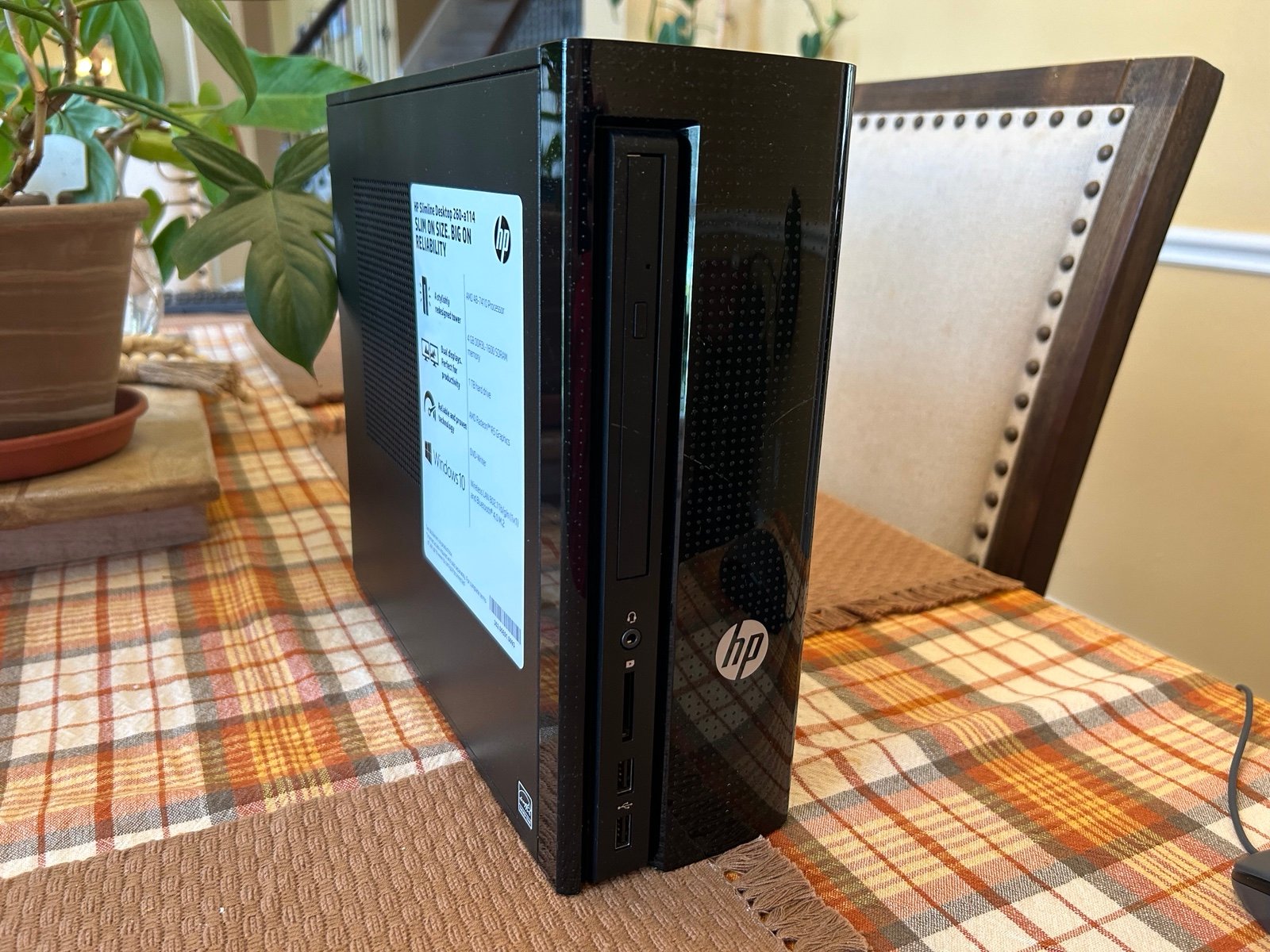 HP Slimline Desktop (260-a114)