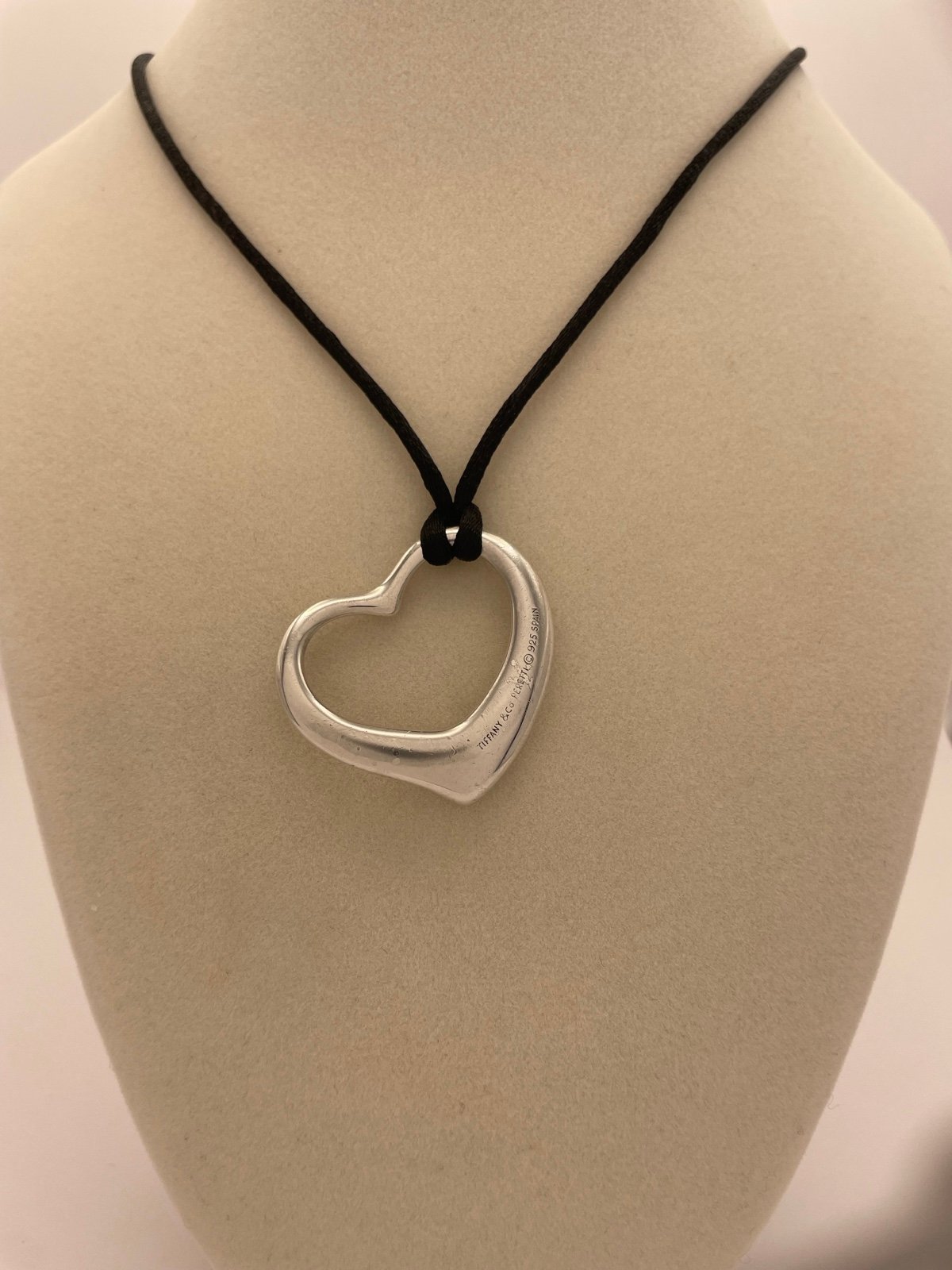 Vintage Tiffany & Co Open Heart Pendent Sterling Silver Necklace
