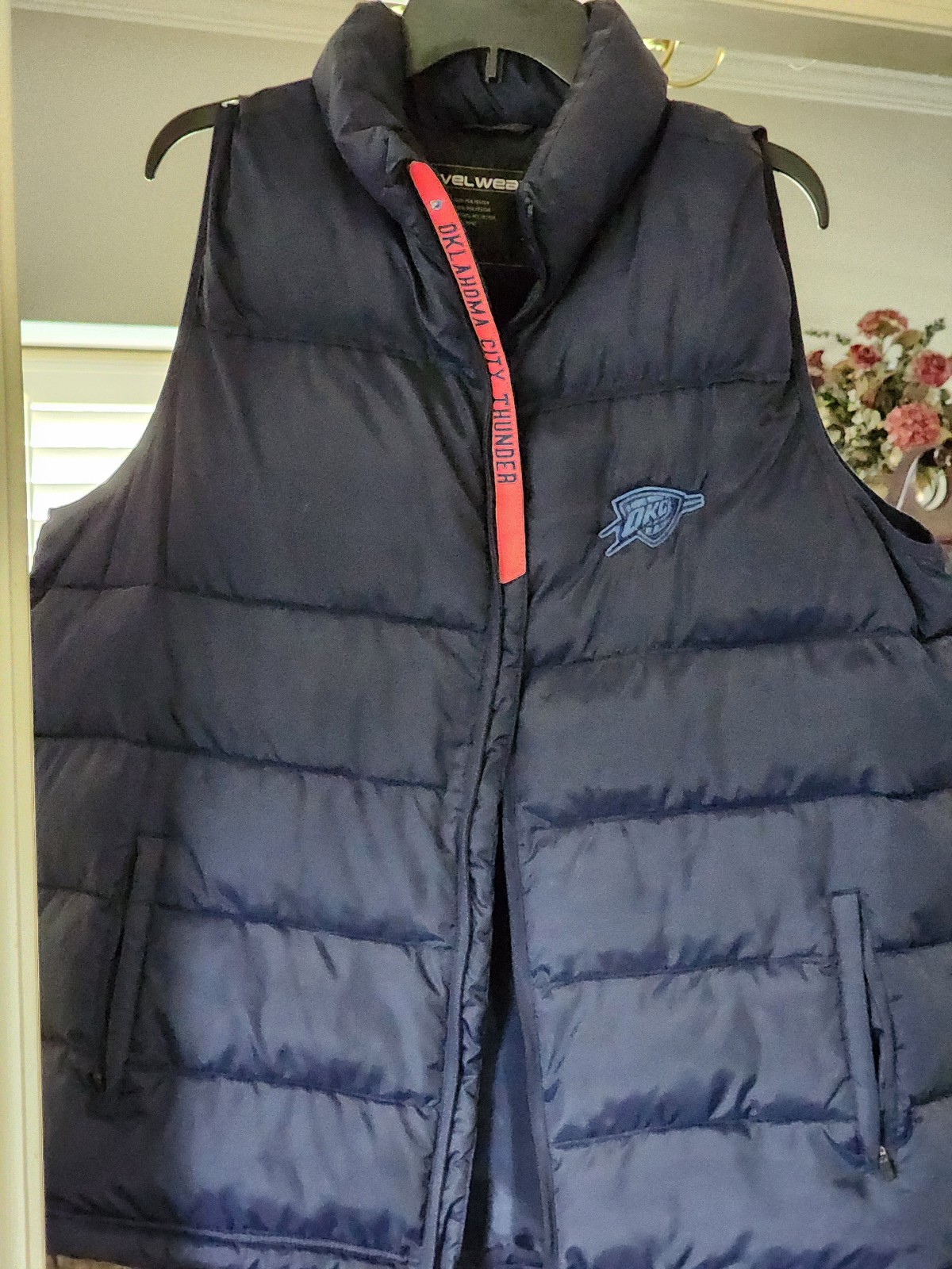NEW W.O.T Men's OKC THUNDER LEVELWEAR Expedition Vest Size Large
