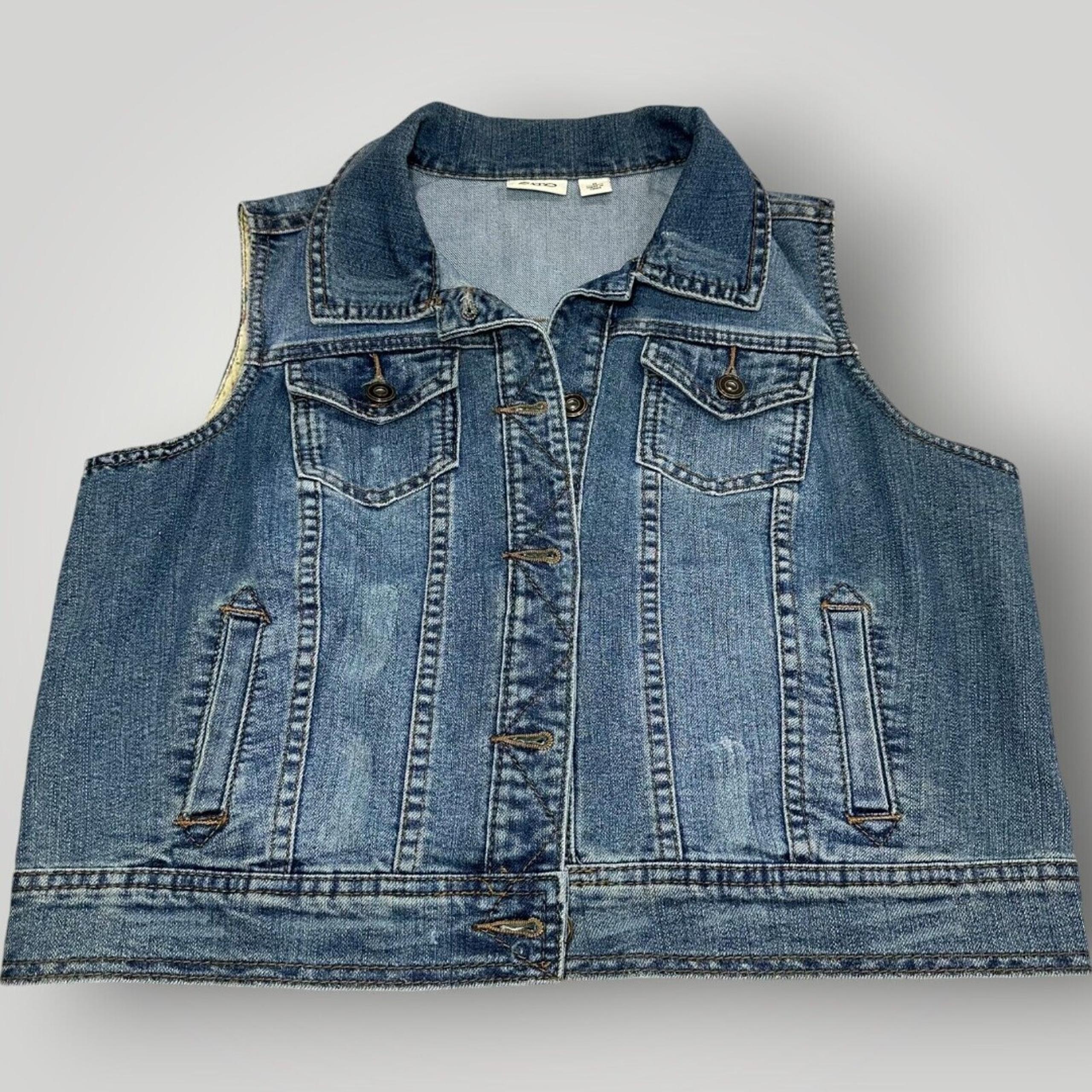 Cato Women's M Medium Stone Wash Blue Denim Classic Style Button Up Vest
