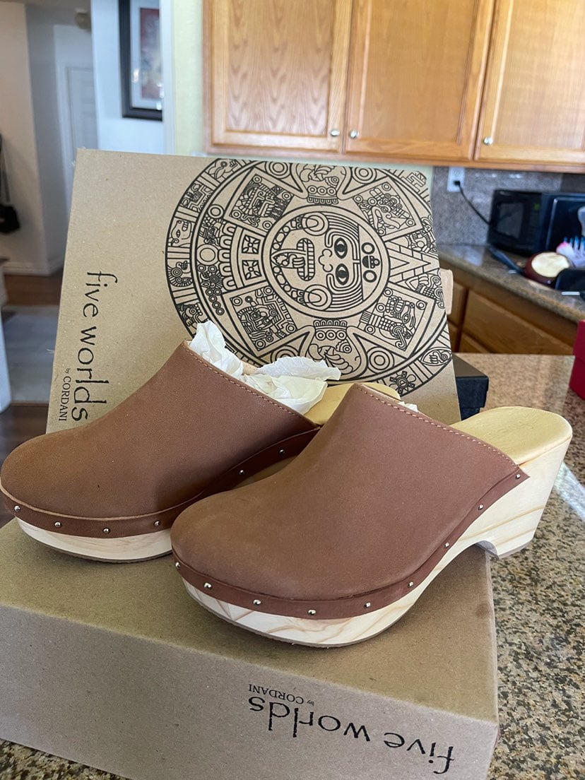 Five worlds shoes