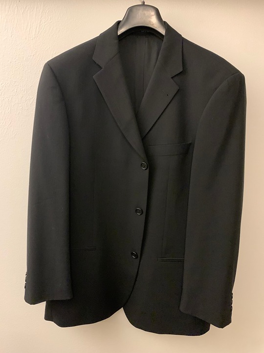 Men's Hugo Boss 2 piece Black like new Dress Suit size 42 R