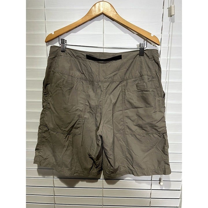 Mountain Hardwear Mens Shorts - Size L
