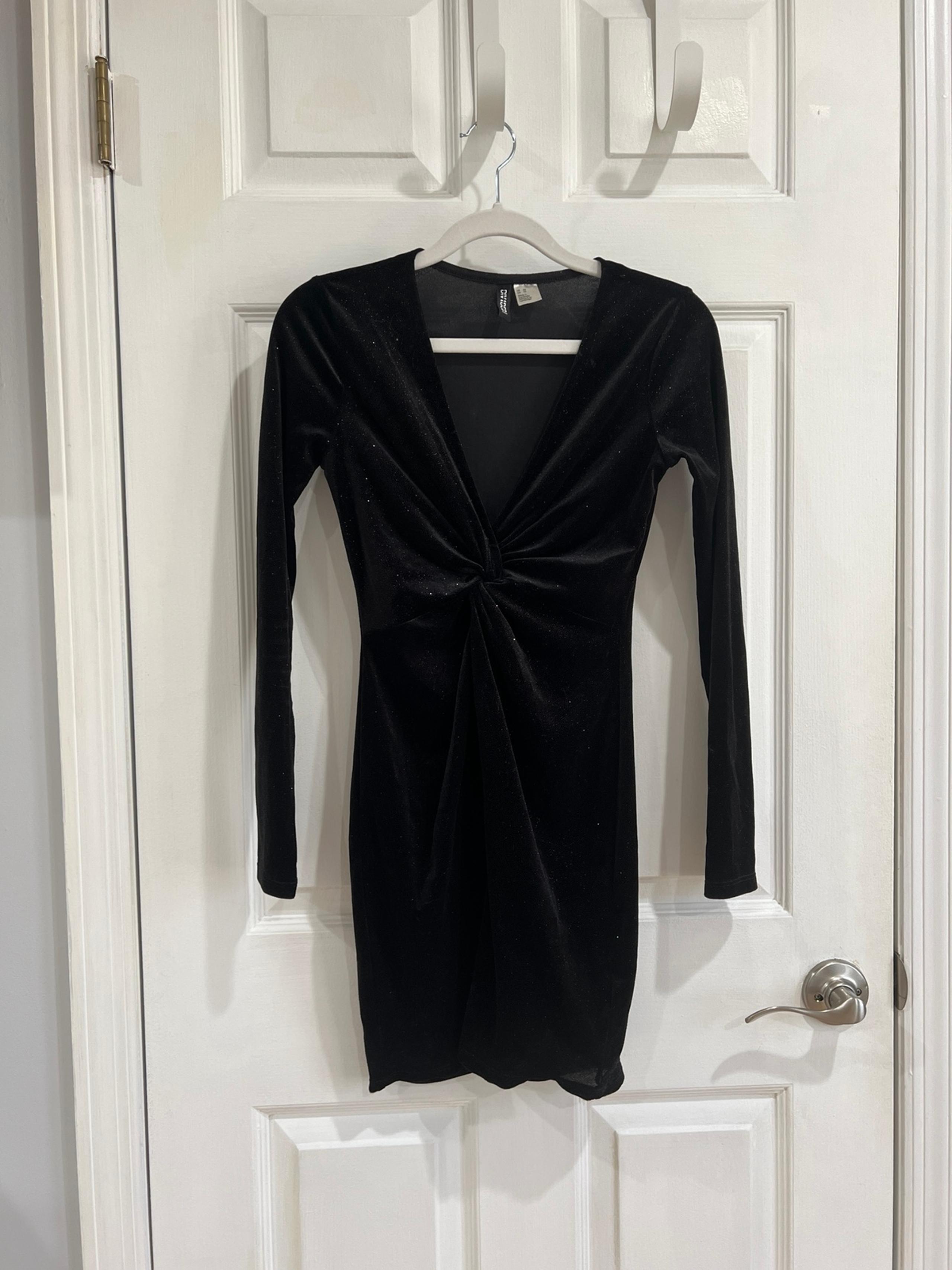 H&M women’s long sleeve sparkly glitter mini dress
