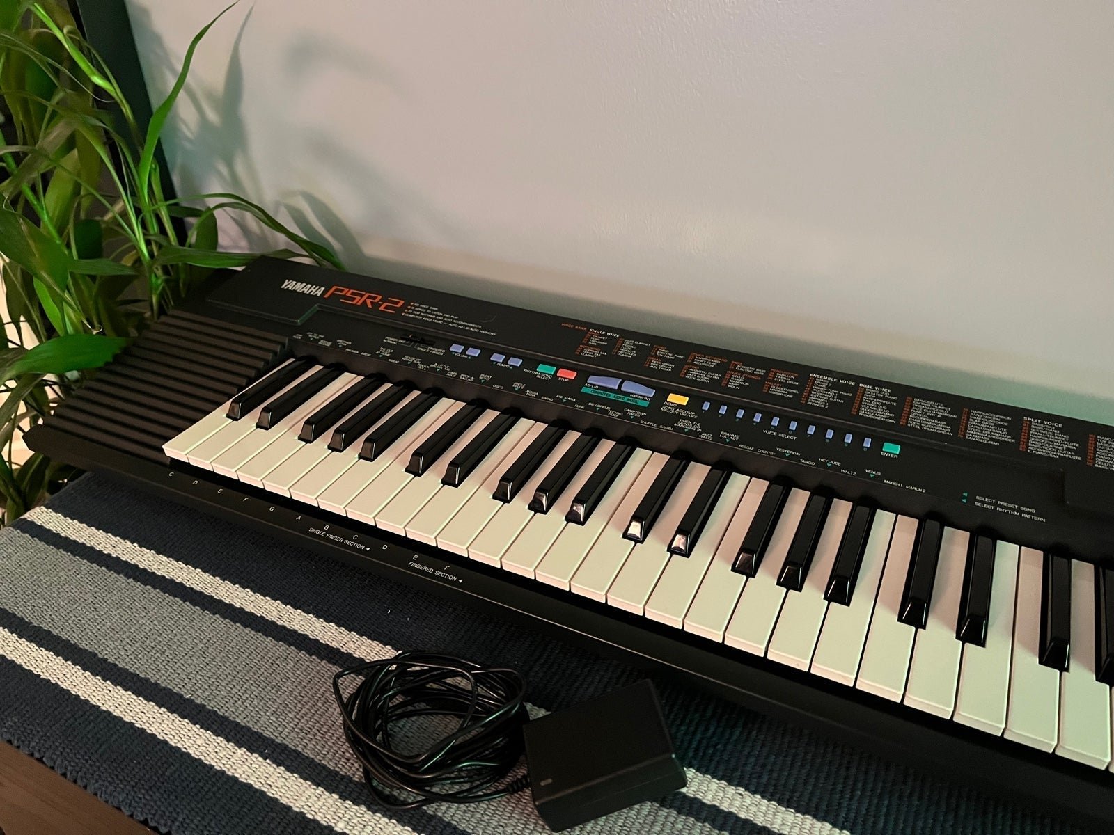 YAMAHA PSR-2 Portatone 49-Key Electronic Keyboard