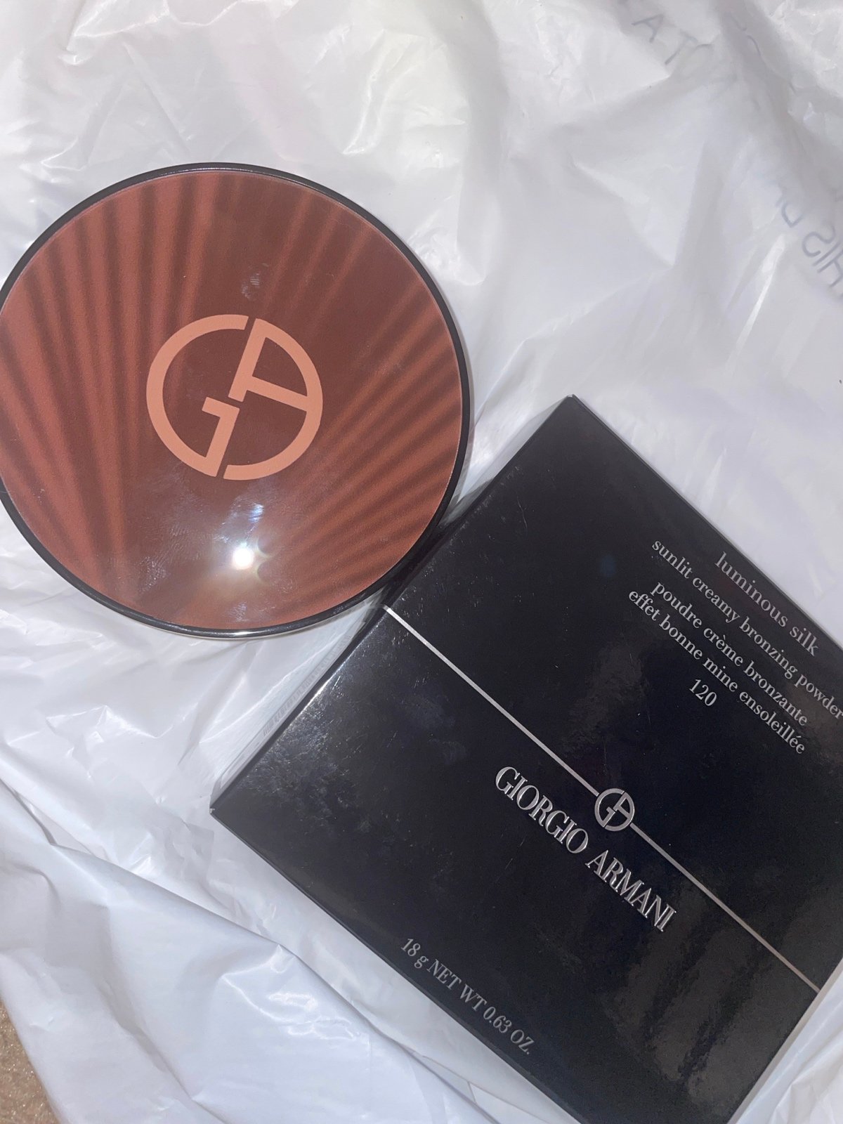 Armani luminous silk sunlit, creamy bronzing powder, shade, 120