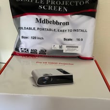 Yaber projector + foldable screen