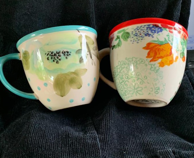 Pioneer Women coffee mugs, two bowls and 4 16 oz tumblers