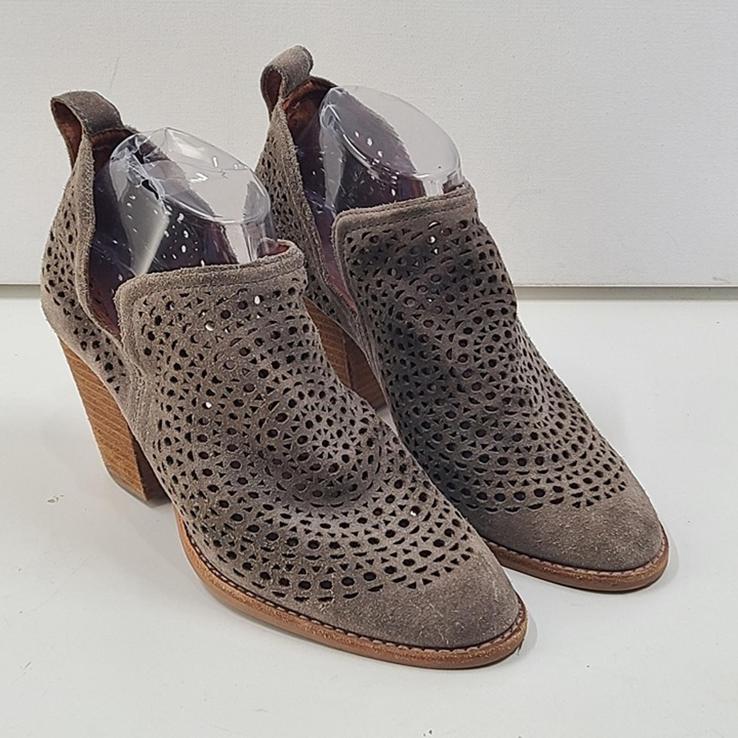 Jeffrey Campbell  Rosalee Bootie Suede Women's Size 9 Lasercut Pattern Boho Fall