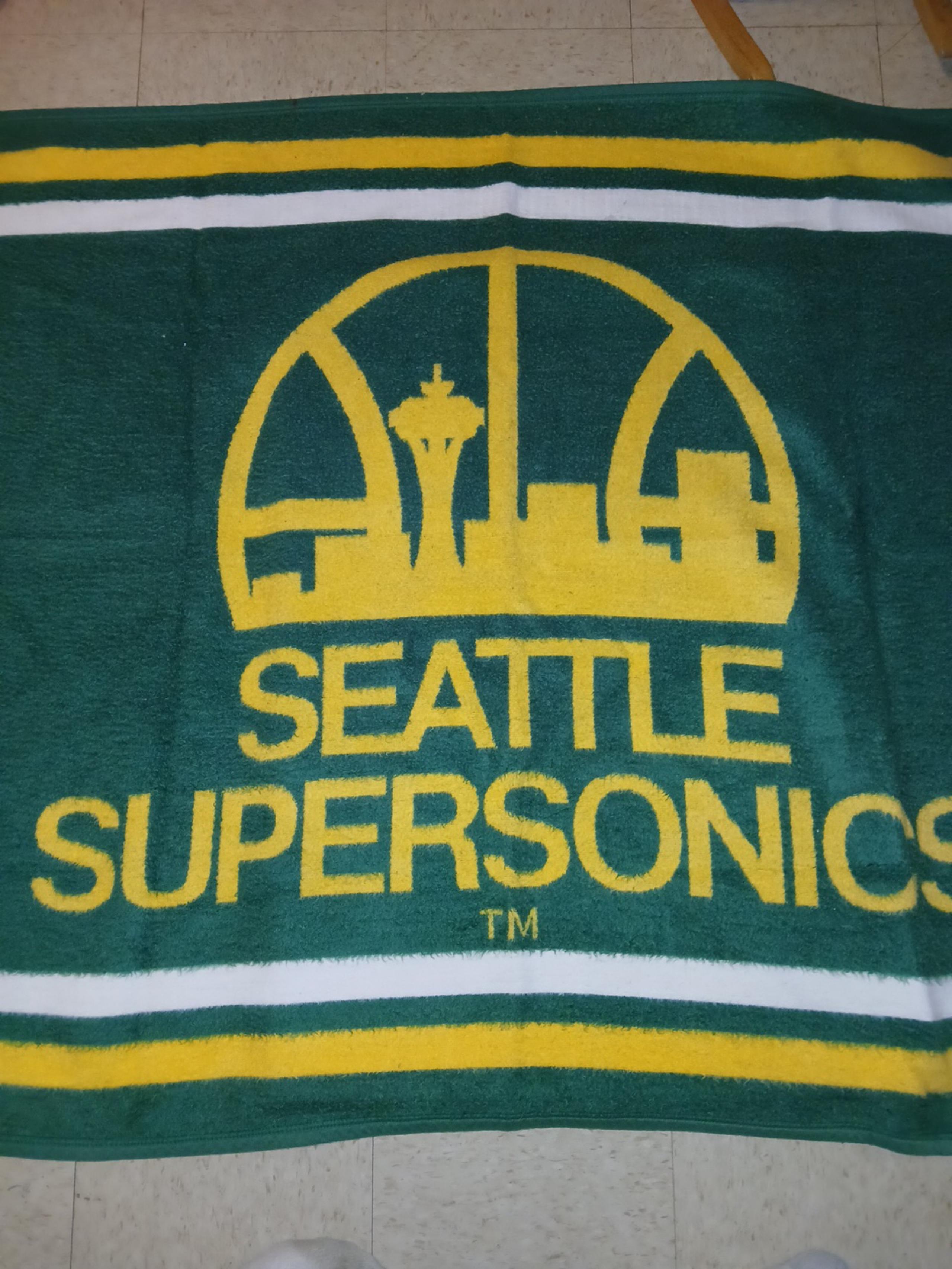 Vintage Seattle Supersonics Blanket 4 by 5 ft Green w yellow lettering front