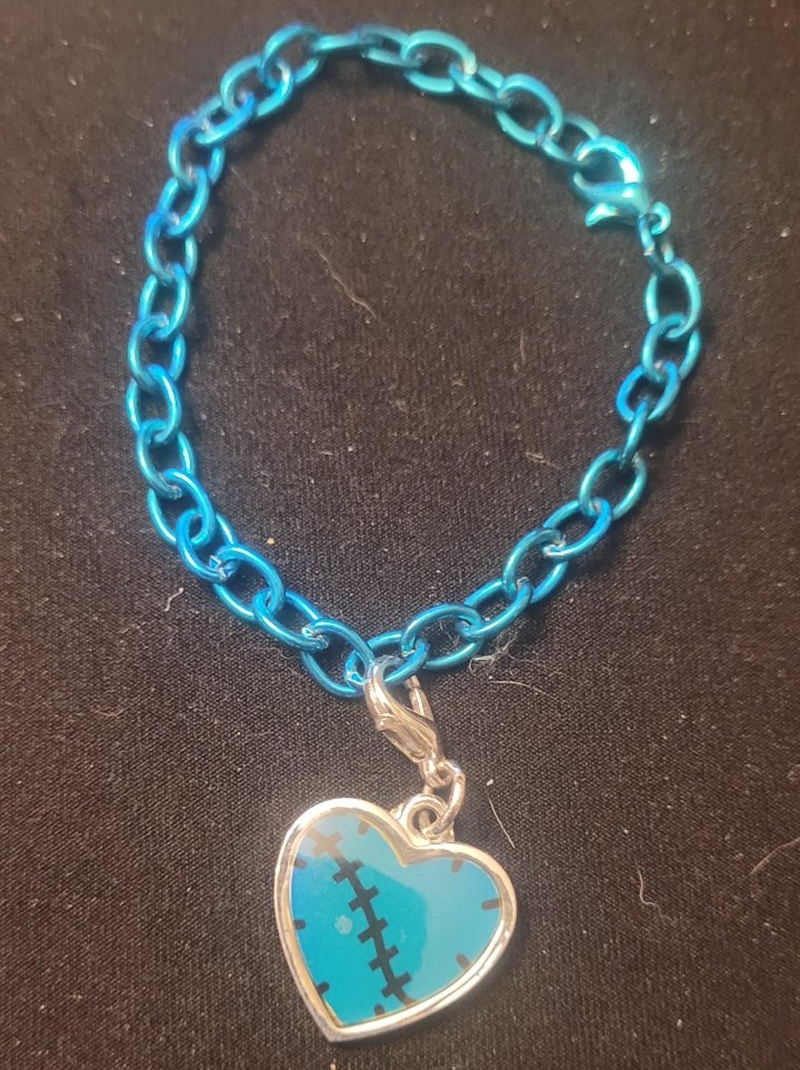 Girls 7 3/4" Blue Metal Bracelet with Silver-Tone Blue Heart Charm LIKE NEW