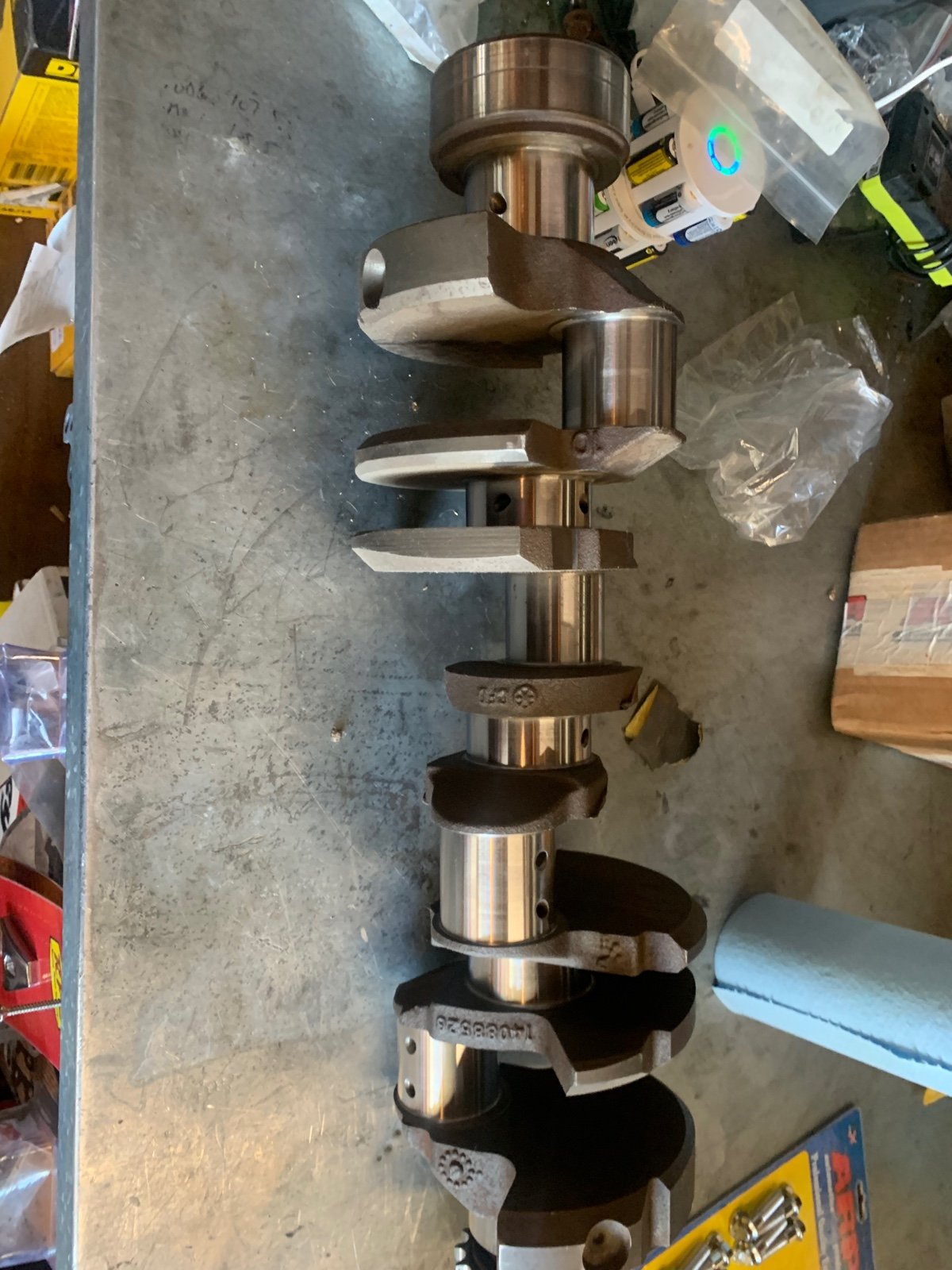 One piece crankshaft sbc 350-5.7