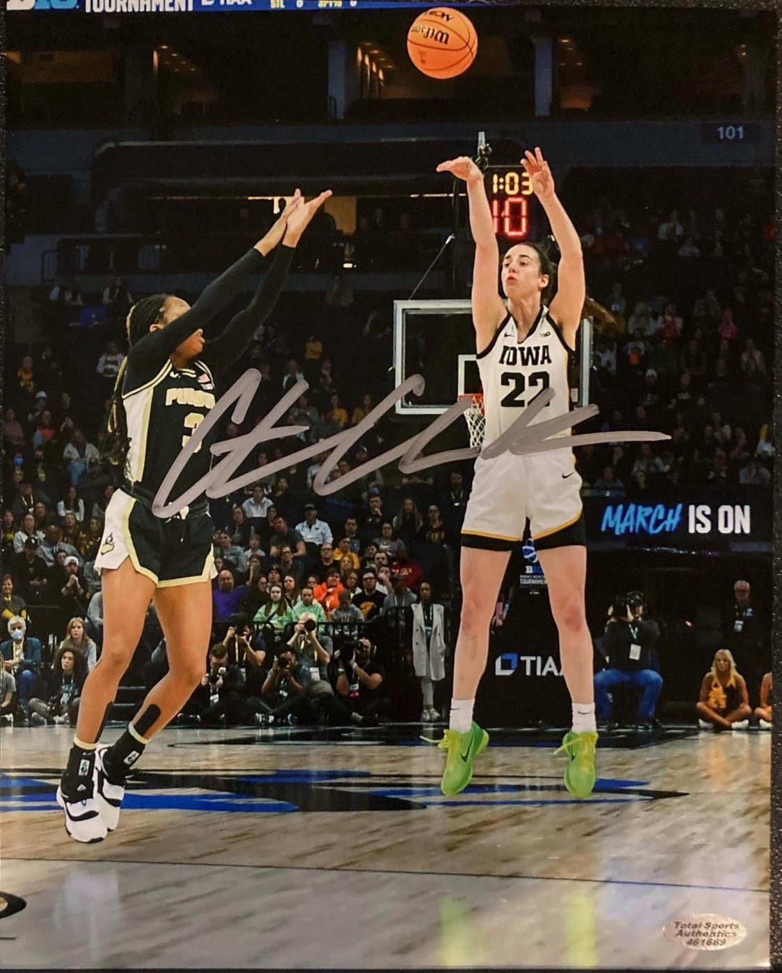 Caitlin Clark Indiana Fever/Iowa Hawkeyes Signed 8x10 Photo COA & Hologram