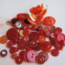 Lot of 75 Red & Coral Vintage Buttons Bakelite Plastic Lucite Cloth .1/8 to 1”