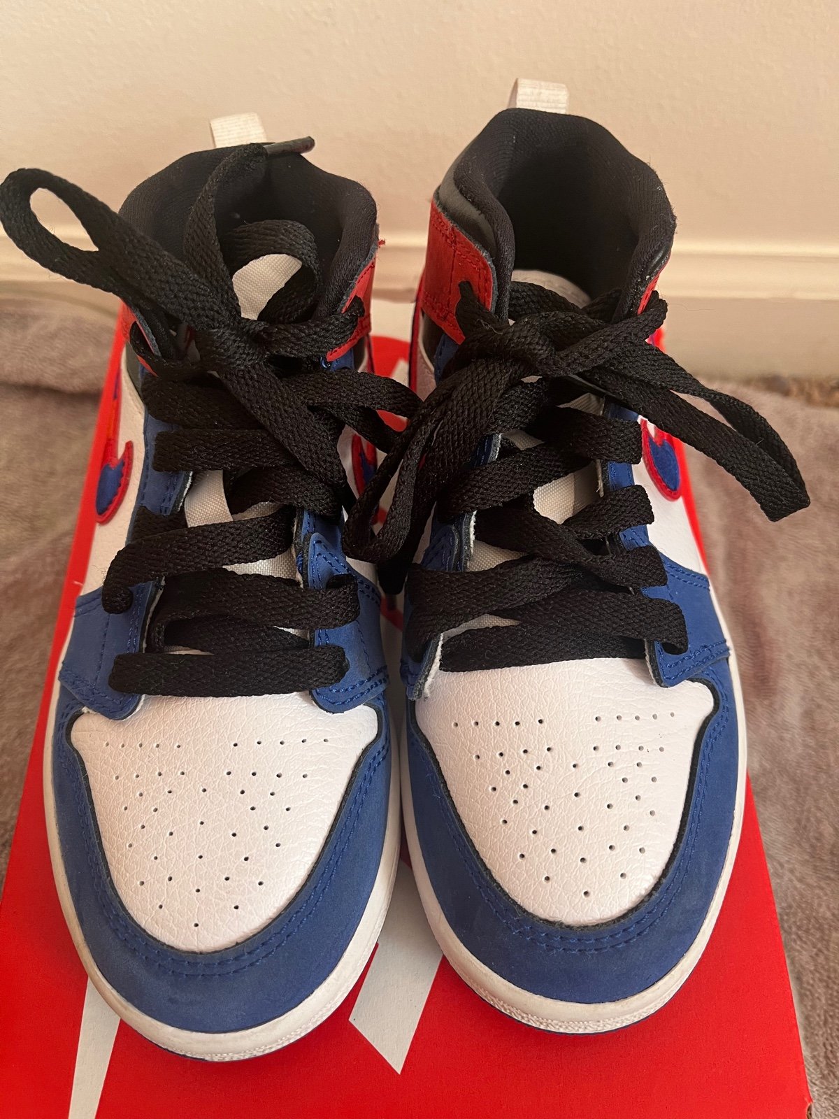 kids jordan 1’s