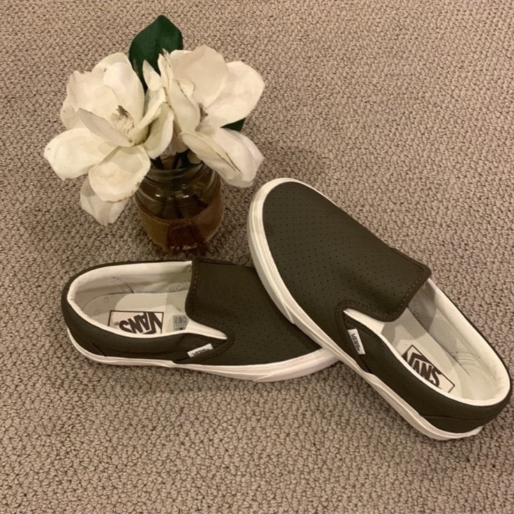 Vans • Leather Unisex Classic Adult Winter & Green White Sole Slip on Sneakers