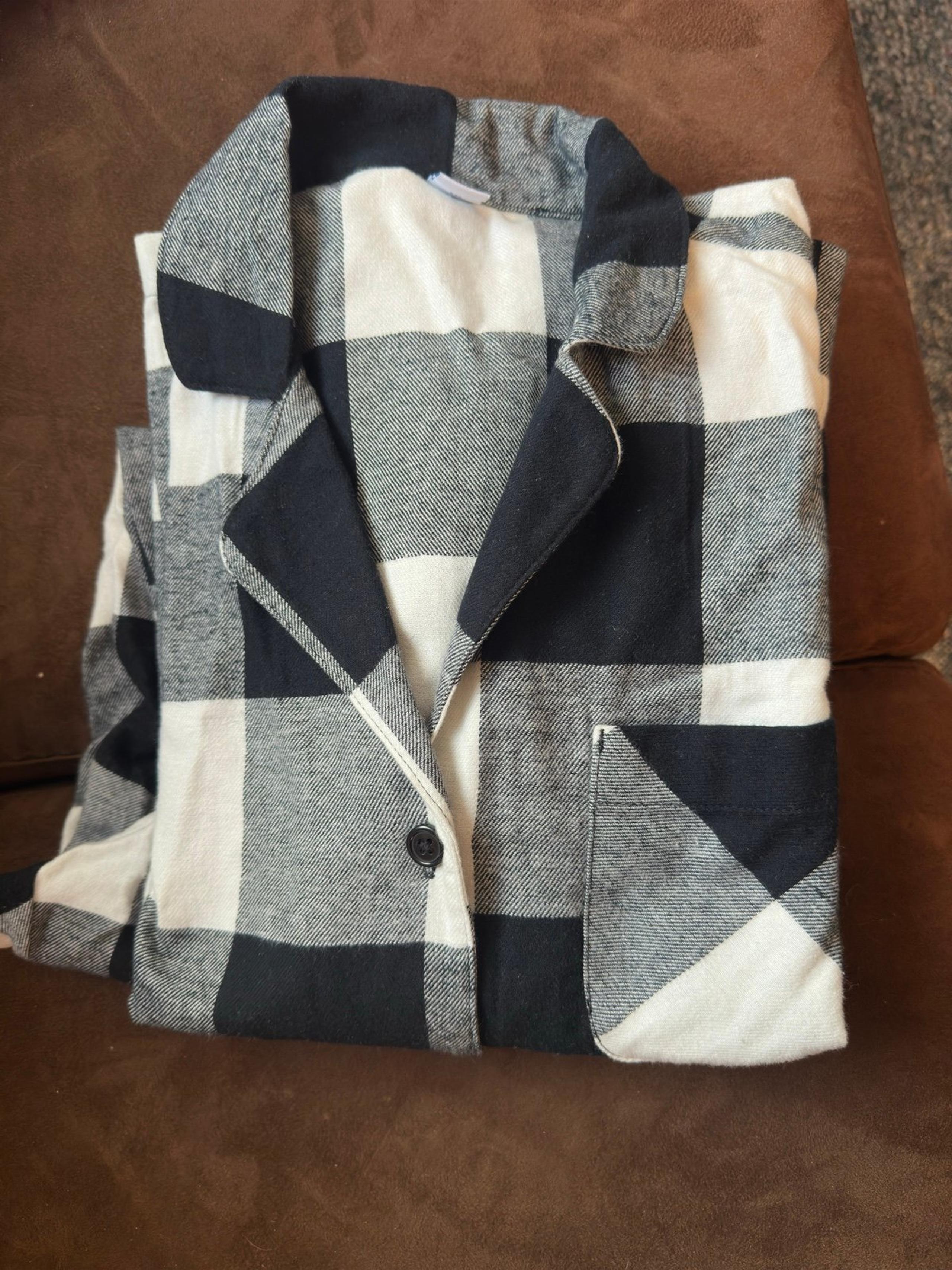 Old Navy Matching Flannel Women Pajama Set