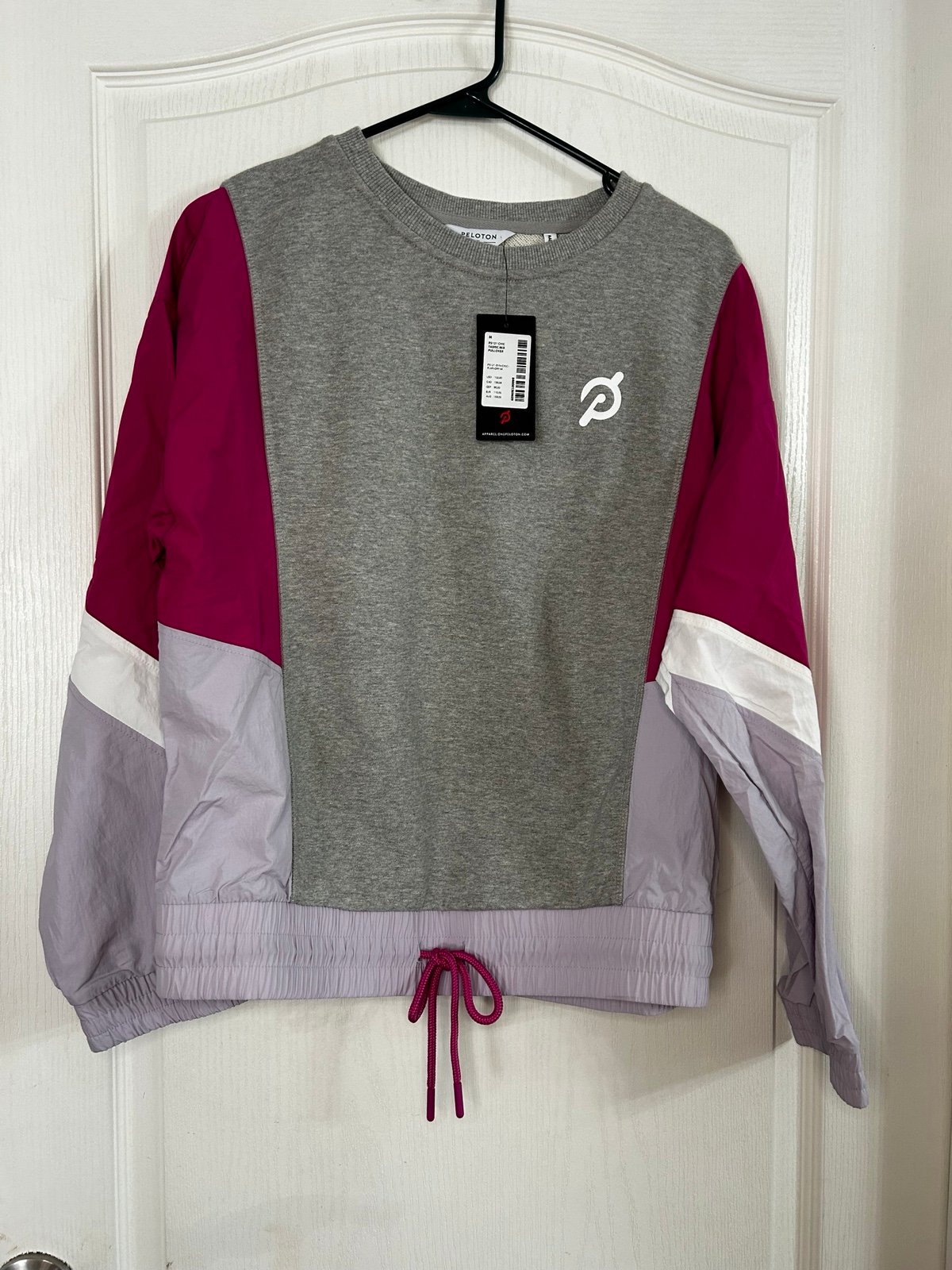 Peloton Colorblock Pullover Sweatshirt Boxy Fit NWT Size M. 2770
