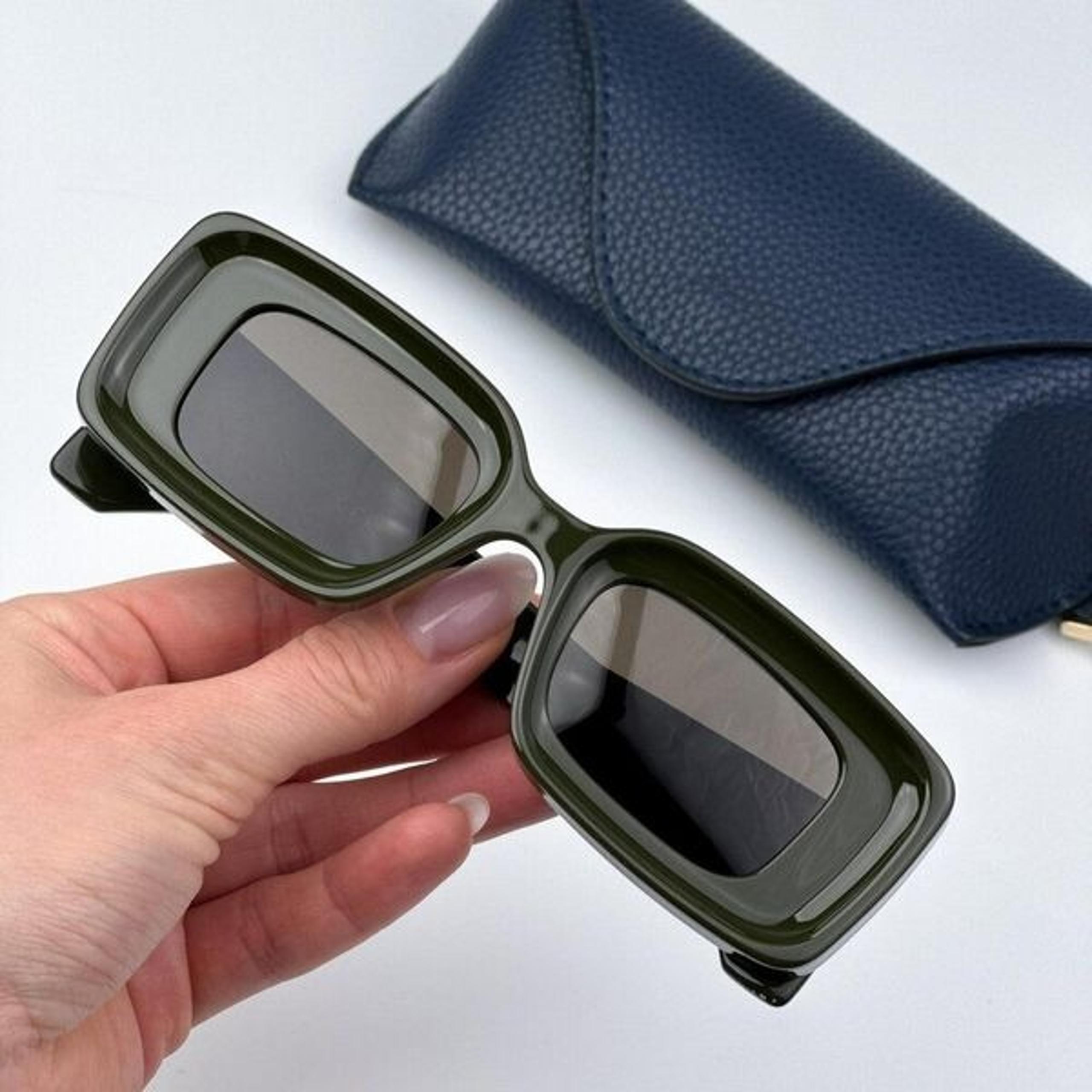Loewe ANAGRAM LW40101I 96E Men BRAND NEW Sunglasses Green Brown Rectangular