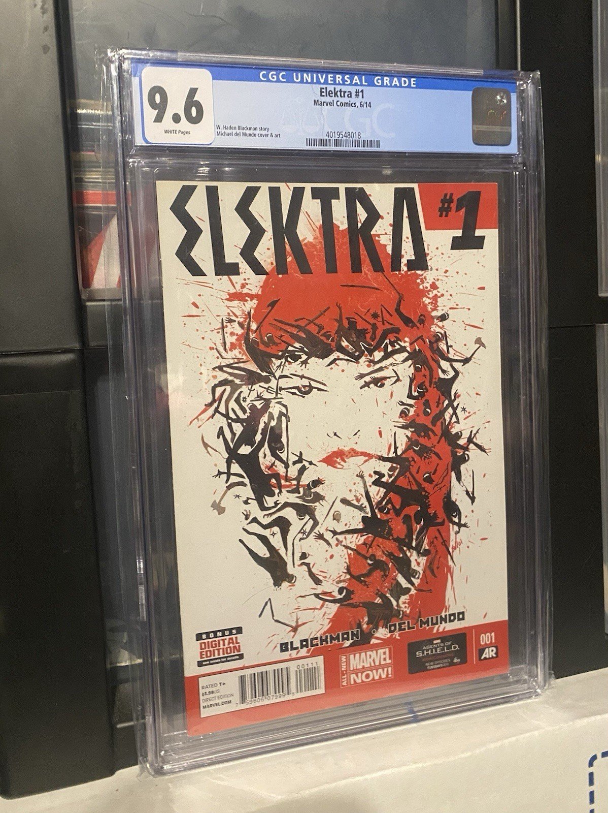 Elektra #1 CGC. 9.6 White Pages! Start Of The “2014” Series Daredevil Marvel
