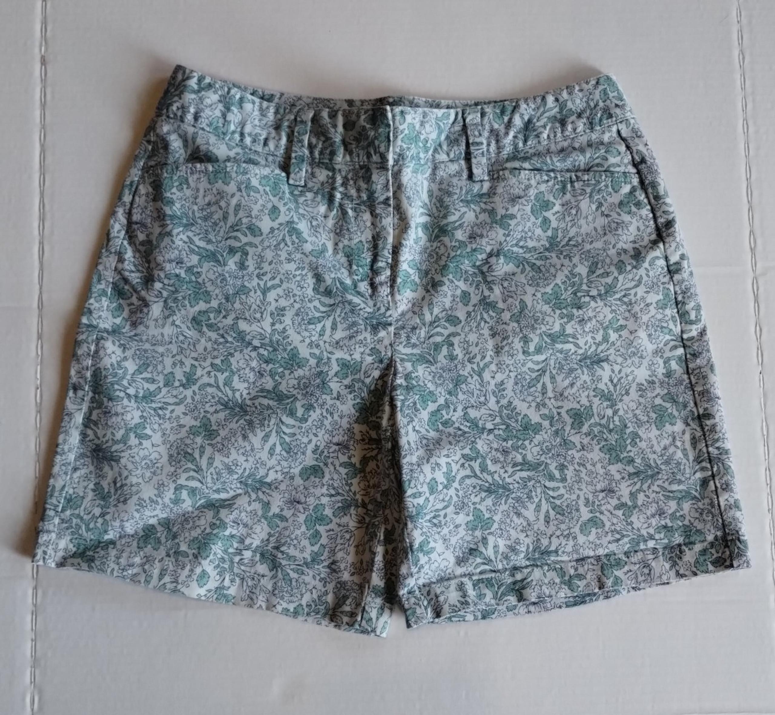 LANDS' END Women's Cotton Khaki Shorts Size S or 4