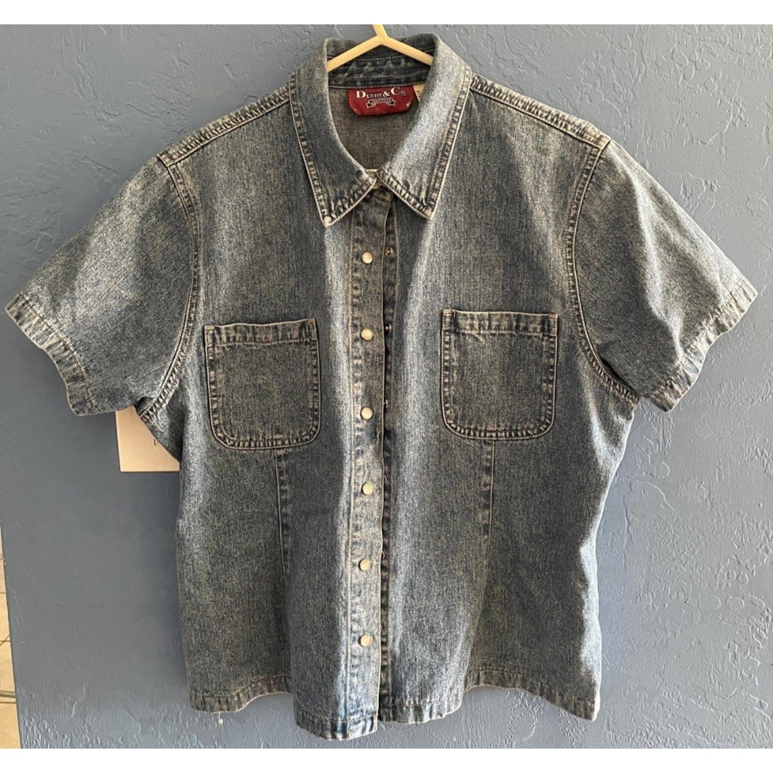 Denim & Co Women's Large Short Sleeve Button Down Jean Shirt wc10