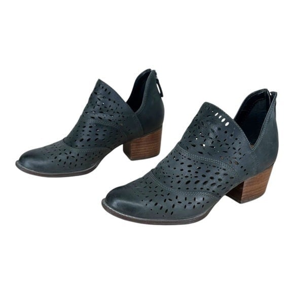 Sofft Women’s 7 Wyoming Leather Ankle Boot Laser Cut Out Boho Hippie Gypsy