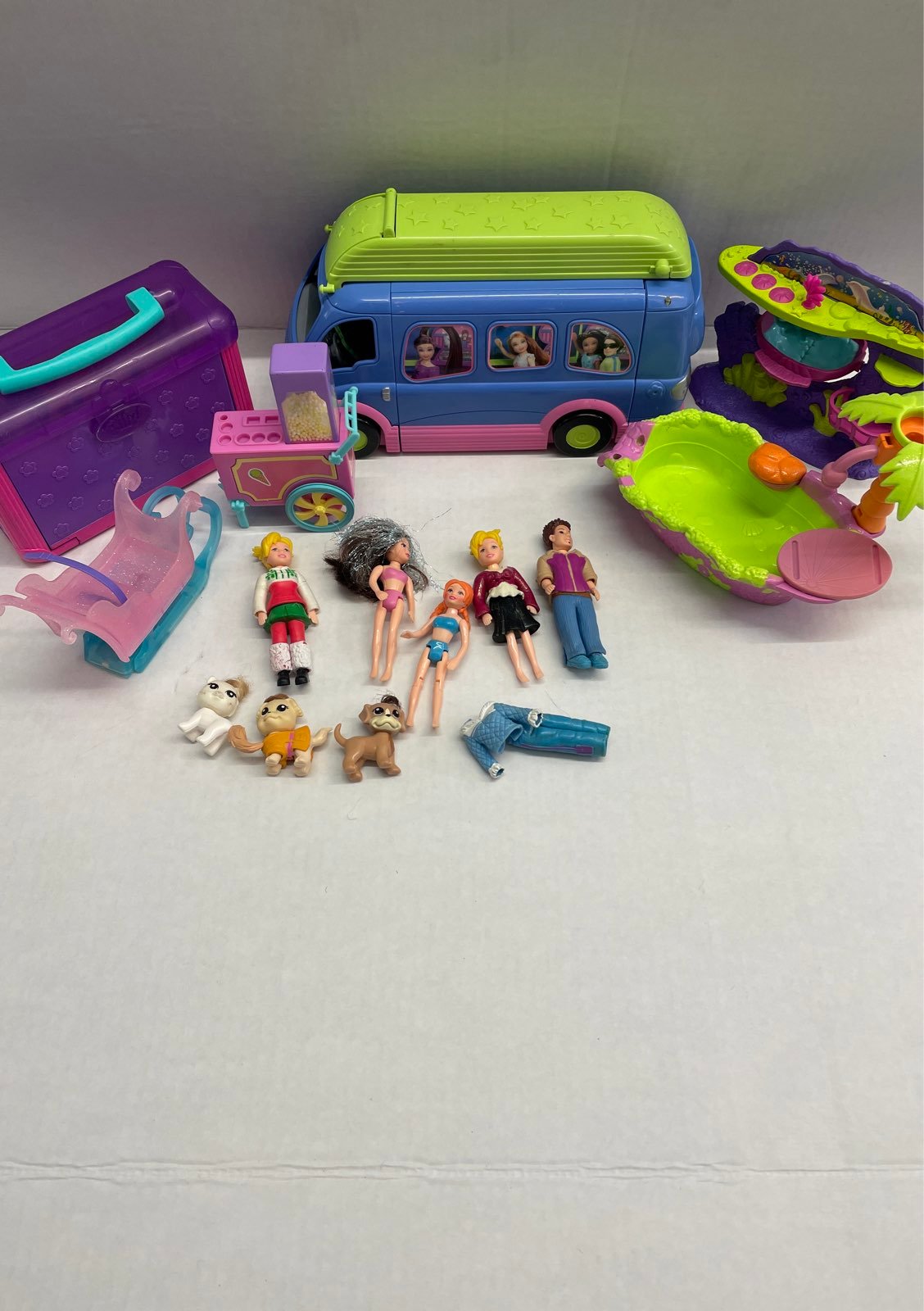 Polly Pockets Dolls & Accesories Lot