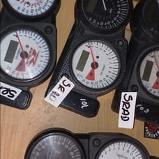Suzuki GSXR 600 750 96-99 97-00 SRAD Gauges Gauge Speedometer Speedo Tach