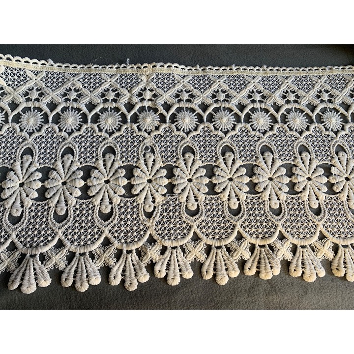 Ivory Macrame style Flower Wide Lace Vintage 12 inch wide 4.33 yards