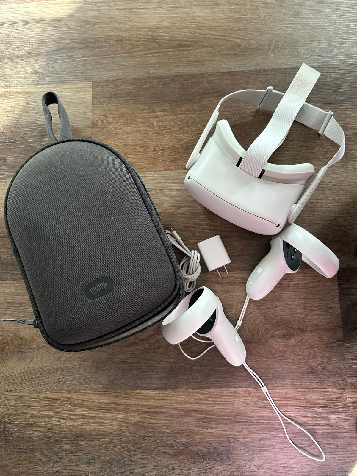 MetaQuest 2 64 GB White with Case