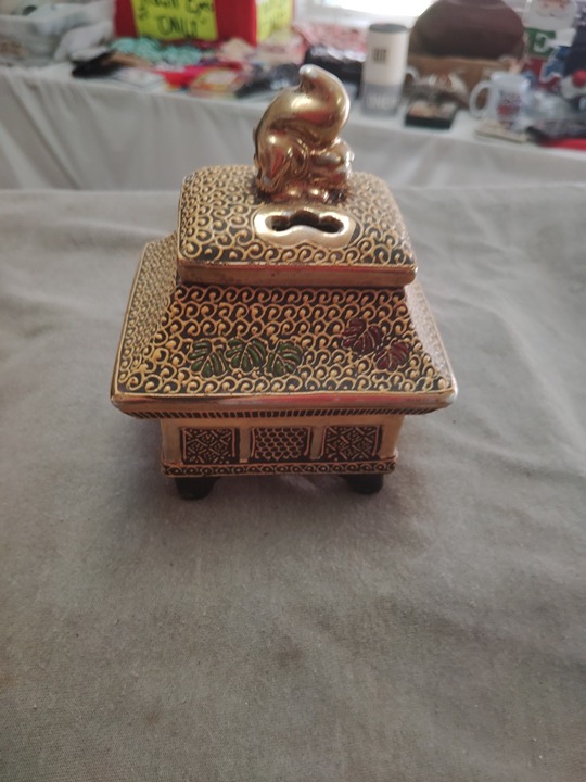Vintage Porcelain Japanese Incense Burner with Lid.