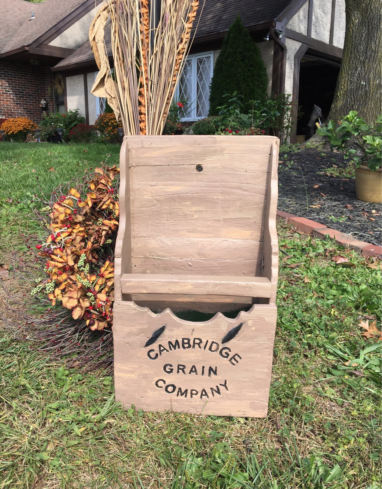 Cambridge grain bin 19inches by 12 inches
