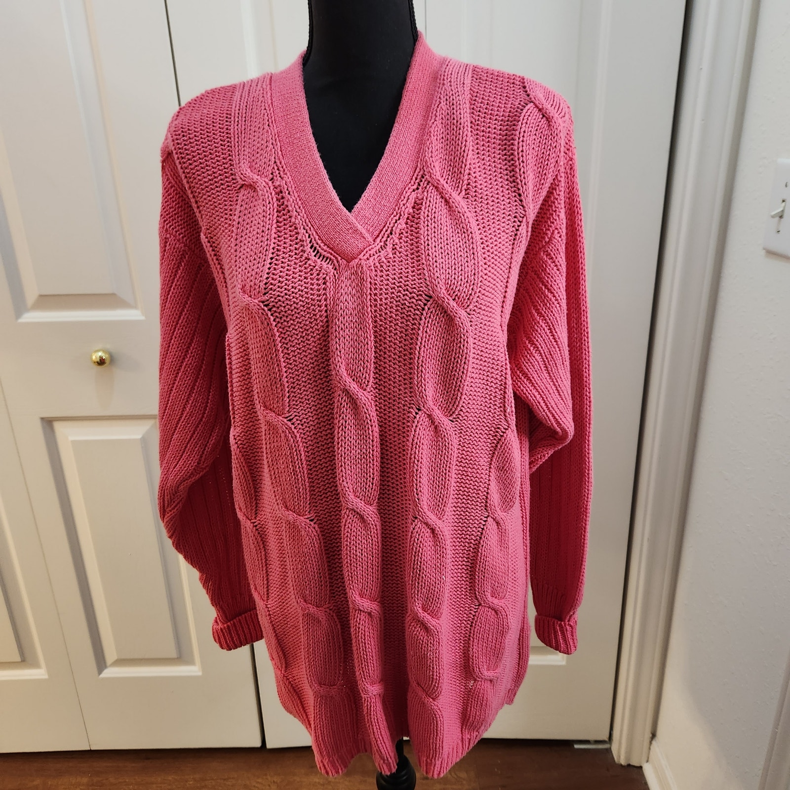 Adrianna Papell Sweater size M Pullover Cable Knit V Neck , Pink