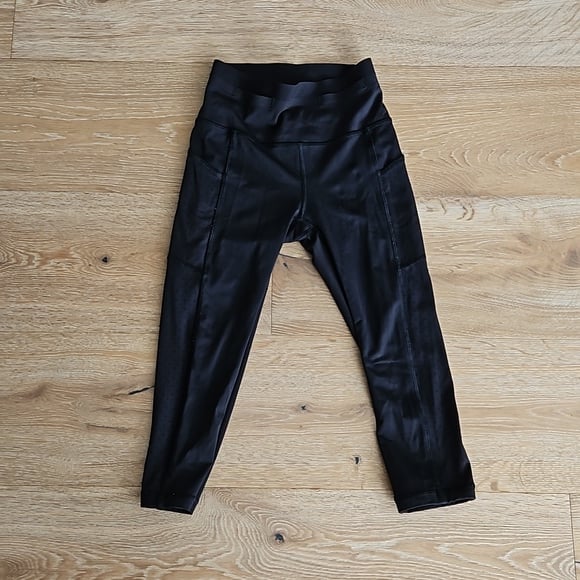 Lululemon Mind Over Miles Crop *17