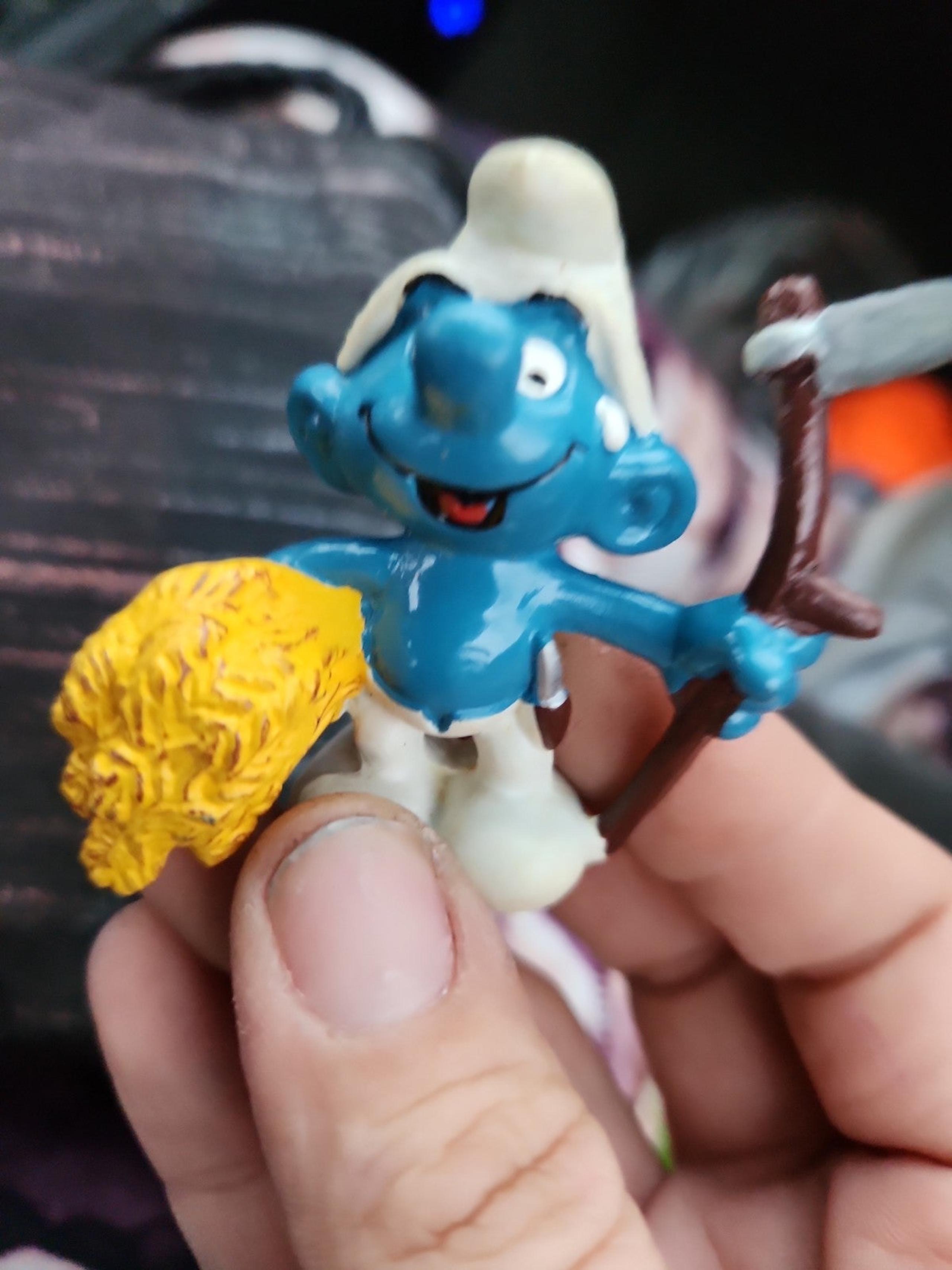 8 smurf mini figures