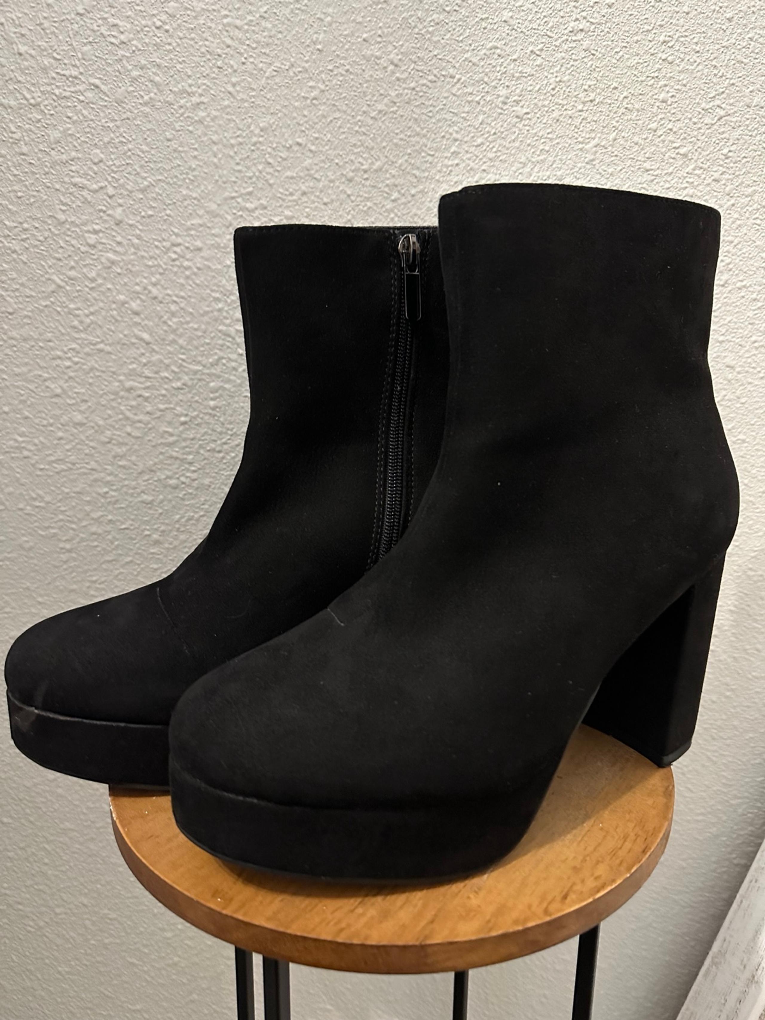 TORRID Women's 9WW Black Faux Suede Platform Bootie Extra Wide Width Shoes Boots