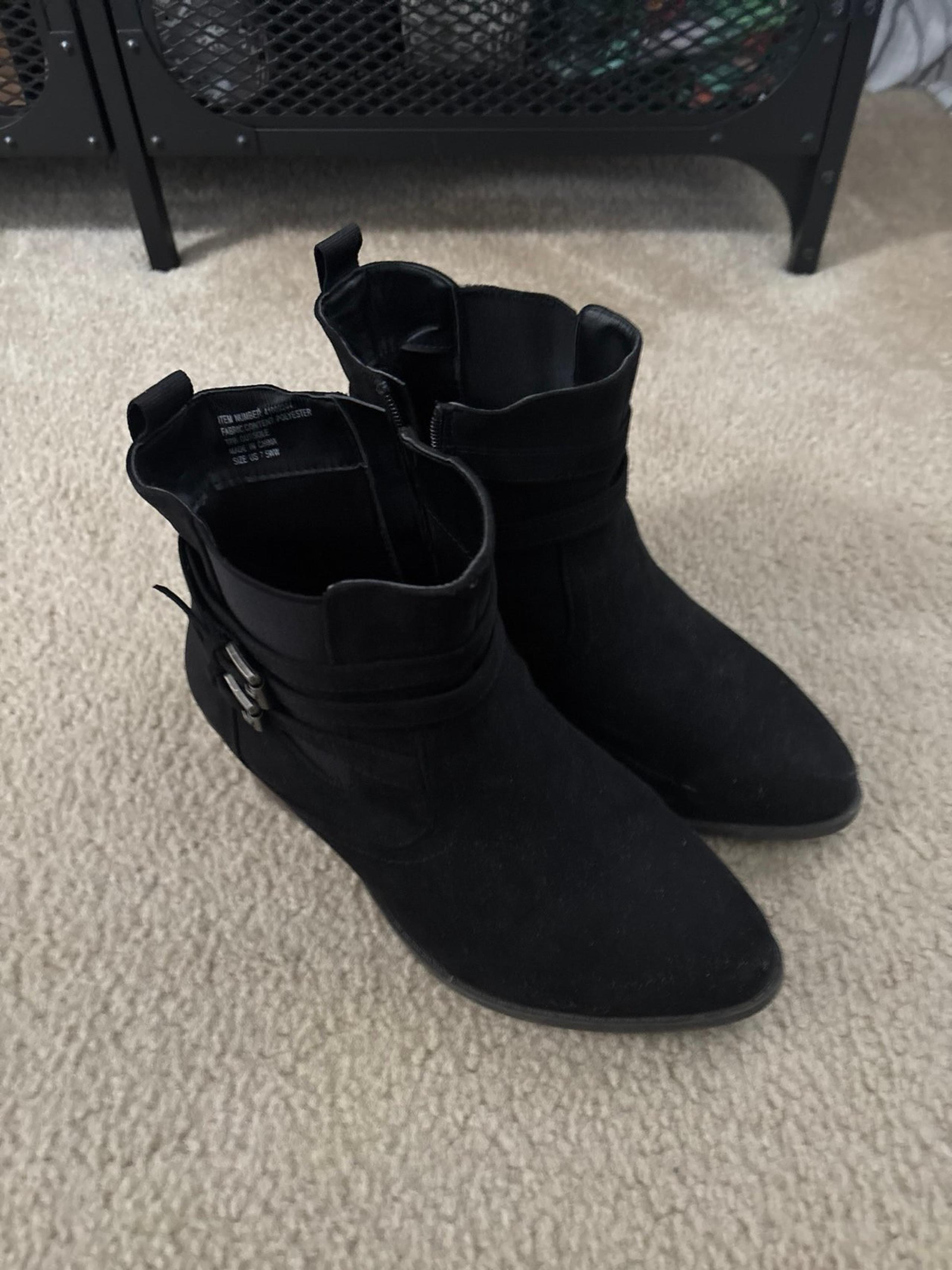 Torrid black ankle boots size 7 1/2
