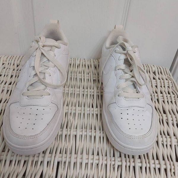 Kids Nike Court Borough Low Sneakers Size 6Y