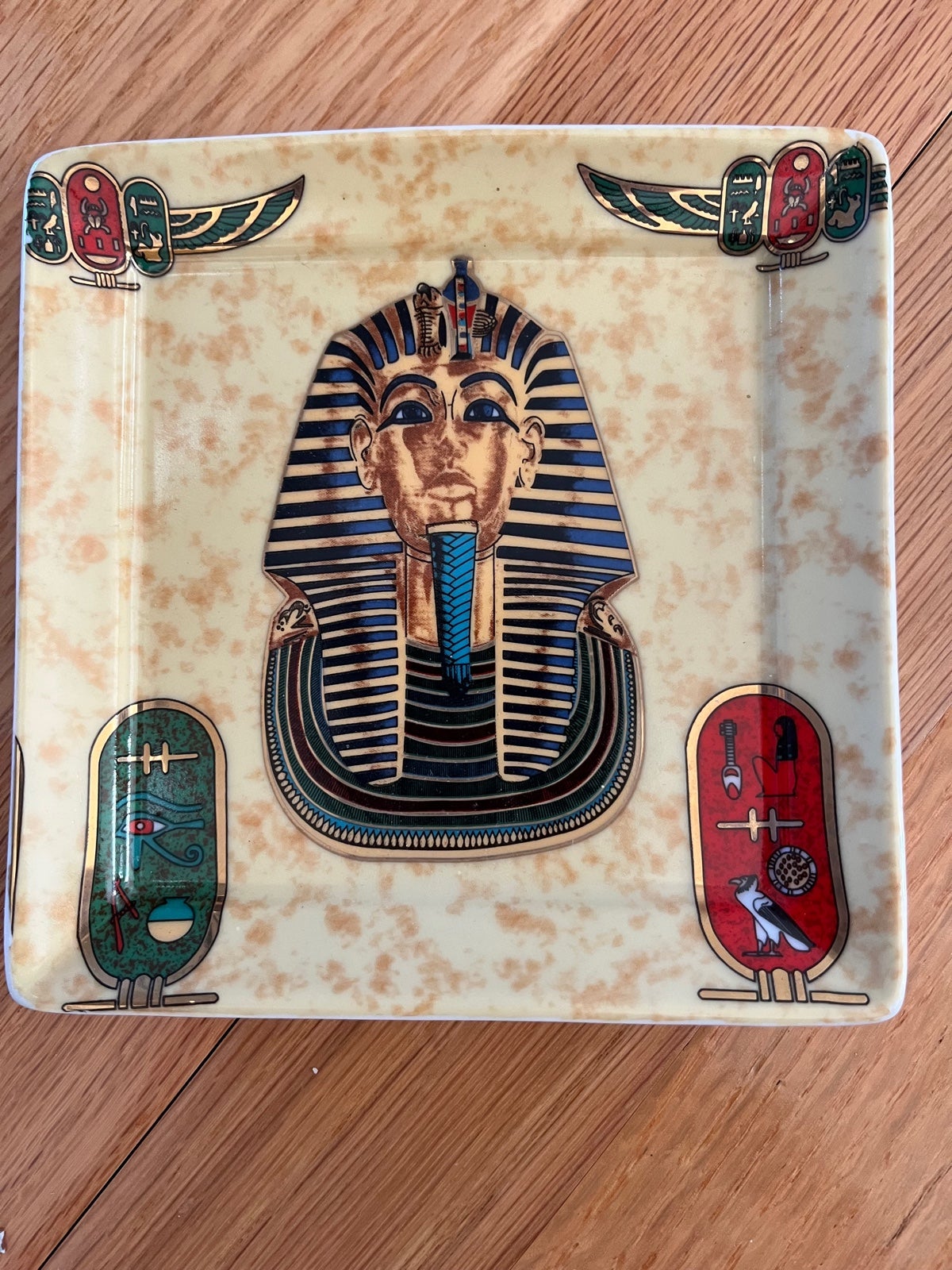 Mask of Tutankhamun Plate